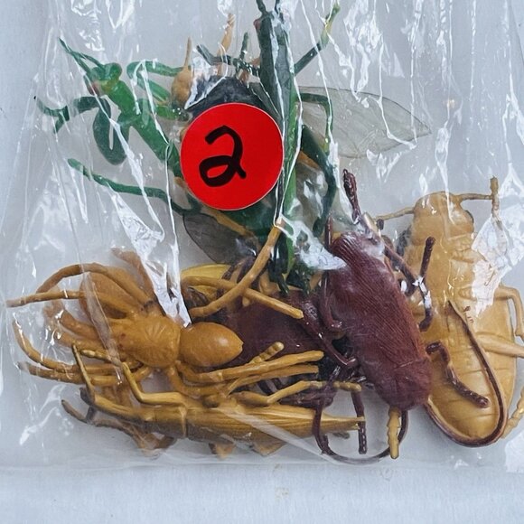 Insects Beetle Fly Weevil Mantis Spider Grasshopper 11 Pieces 2in Vintage 1989 - Picture 9 of 9